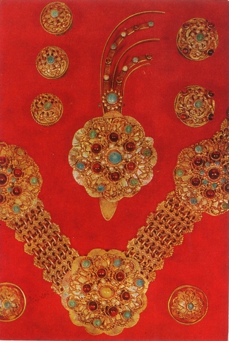 1519 - Bijuterii medievale (sec. XVII) din Muzeul judeteana Targu Mures